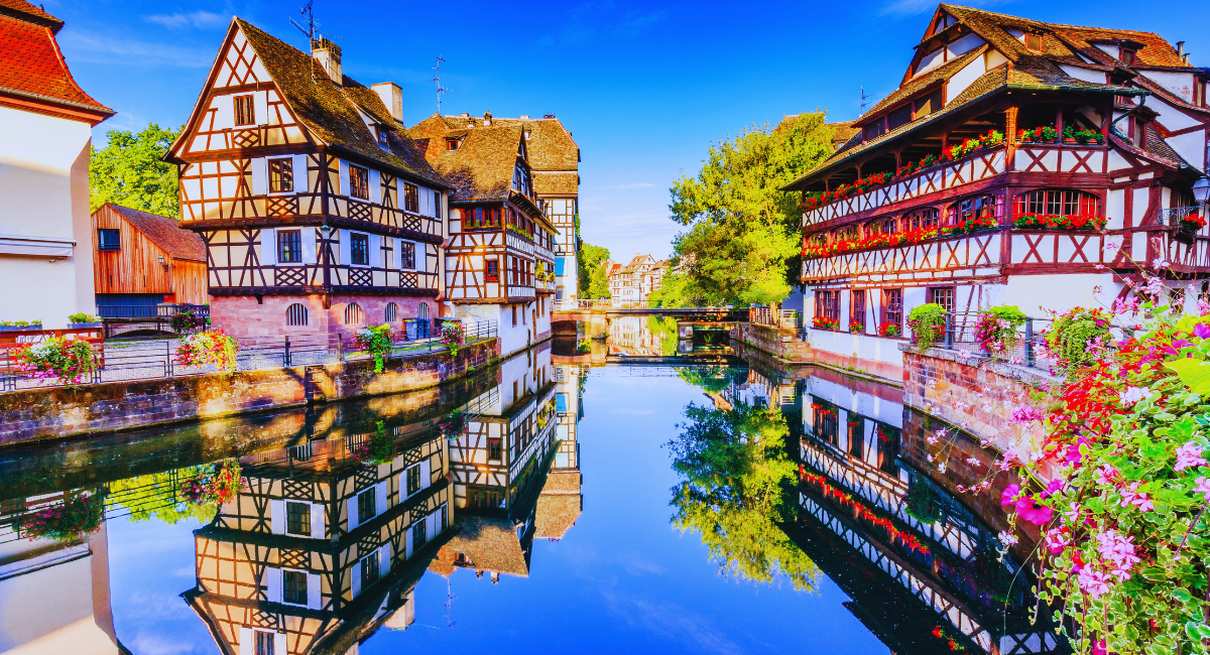 Maisons alsaciennes colombages canal Strasbourg Alsace